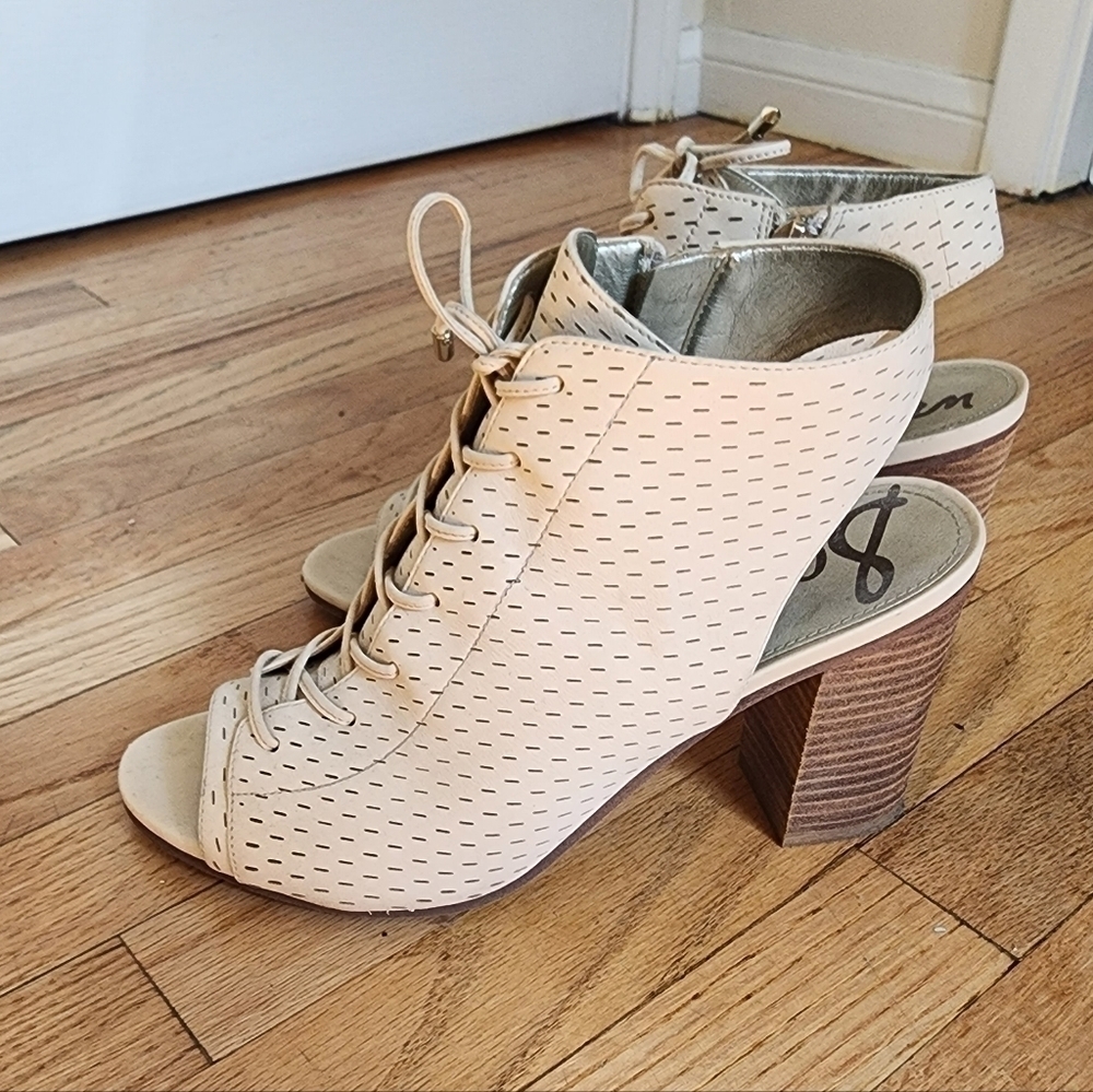 Sam Edelman Ennette Perforated Sand Color Leather Sandals 4" Heel size 8.5 - Picture 3 of 7